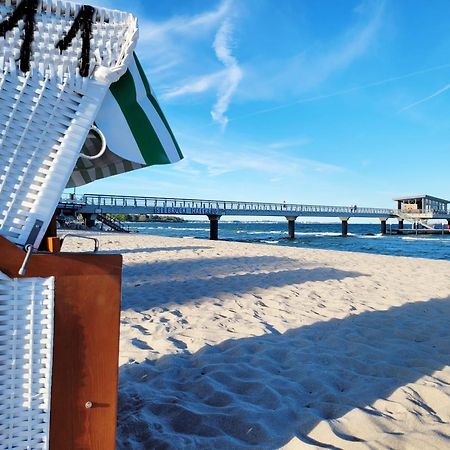 Strandnahe Ferienwohnung - Sehr Modern Und Hochwertig Eingerichtet, Inklusive Parkplatz, Gartenzugang Und Fahrradunterstellmoeglichkeit Scharbeutz Exteriör bild