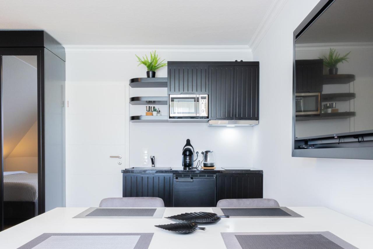 Strandnahe Ferienwohnung - Sehr Modern Und Hochwertig Eingerichtet, Inklusive Parkplatz, Gartenzugang Und Fahrradunterstellmoeglichkeit Scharbeutz Exteriör bild